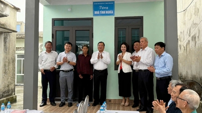 Inauguración de la "Casa de la Gratitud" para familias en situación difícil en el barrio de An Hung, distrito de Hong Bang.