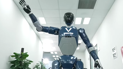 Primer plano del robot de Vingroup que sorprendió a mucha gente