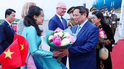 Thủ tướng Phạm Minh Chính và Phu nhân tới Tallinn bắt đầu thăm chính thức Cộng hòa Estonia