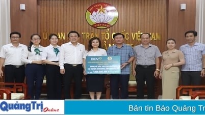 Công đoàn BIDV trao 7 tỉ đồng hỗ trợ chương trình “Xóa nhà tạm, nhà dột nát” tại Quảng Trị