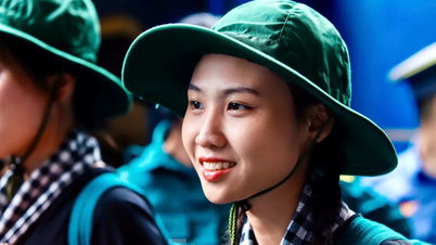 Nét đẹp nữ chiến sĩ sao vuông và du kích miền Nam trong nắng hạ Thủ đô
