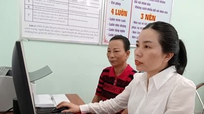 Female cadre rich in initiative, dedicated to serving the people