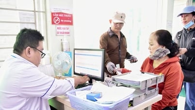 Trạm y tế thành 'bệnh viện mini', có nên không?