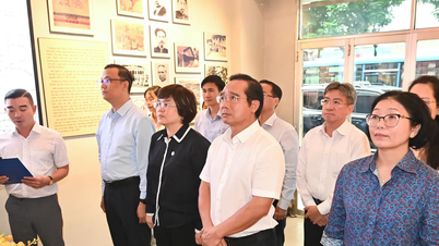 Chủ tịch UBND TPHCM dâng hương tại các di tích lịch sử quốc gia trên địa bàn quận 5