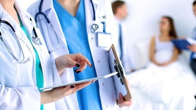 Kann eine Krankenschwester zum Arzt der Stufe III befördert werden?