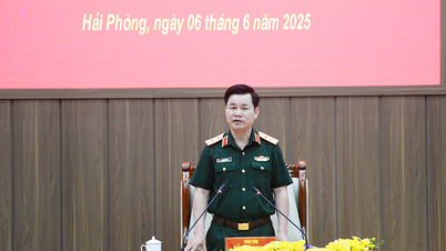 ឧត្តមសេនីយឯក Do Xuan Tung ពិនិត្យការត្រៀមរៀបចំសមាជគណៈប្រតិភូបក្សនៃកងទ័ពជើងទឹក
