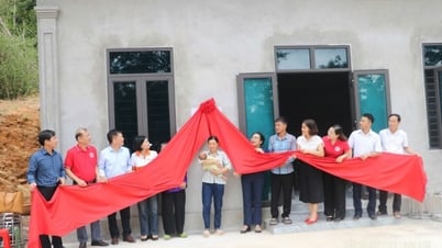 Bàn giao nhà nhân ái cho hộ có hoàn cảnh khó khăn tại huyện Cao Lộc