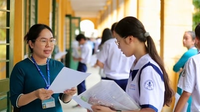 Prüfung der 10. Klasse in Ho-Chi-Minh-Stadt: Kandidaten legen Fremdsprachenprüfung ab, achten Sie auf Vorschläge zur Lösung der Prüfung