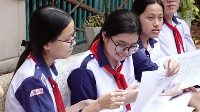 Thi lớp 10 TP.HCM: Môn tiếng Anh dễ, môn văn có thí sinh đánh dấu bài làm