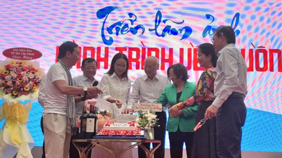Khai mạc triển lãm ảnh “Hành trình của người làm tuyên giáo, báo chí, xuất bản TPHCM”