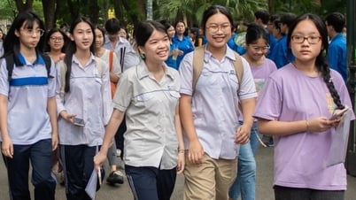 Hơn 100.000 sĩ tử Hà Nội làm thủ tục, chuẩn bị cho kỳ thi vào lớp 10