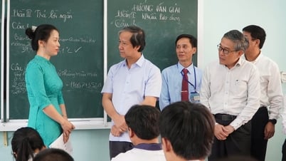Bộ trưởng Nguyễn Kim Sơn yêu cầu giữ ổn định giáo viên vùng khó