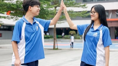 Hơn 103.000 học sinh Hà Nội làm thủ tục thi vào lớp 10