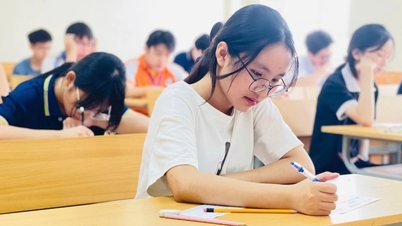 Sáng nay, hơn 103.000 thí sinh Hà Nội làm thủ tục dự thi lớp 10