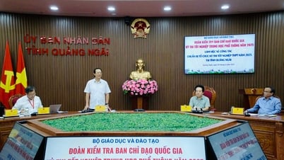 Thứ trưởng Bộ Giáo dục và Đào tạo Phạm Ngọc Thưởng kiểm tra công tác chuẩn bị thi tốt nghiệp THPT năm 2025 tại Quảng Ngãi