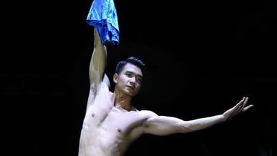 Ai đã giúp anh tài Sơn Thạch, chị đẹp Tóc Tiên và Minh Hằng 'bay lên'?