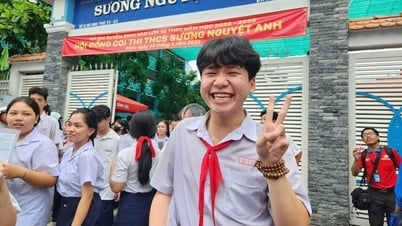 Sĩ tử mong không 'gục ngã', 'bật khóc' sau giờ thi toán lớp 10 TP.HCM