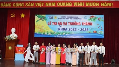 Lễ tri ân và trưởng thành của học sinh lớp 12