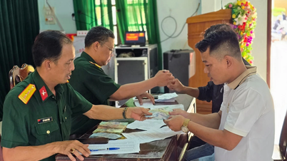 Pleiku: Chi trả hơn 135 triệu đồng phụ cấp và thăng quân hàm cho 75 sĩ quan dự bị