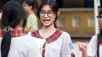 Thi lớp 10 môn toán, thí sinh quên mang... compa, thước kẻ
