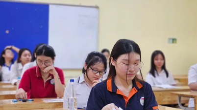 Fast 103.000 Kandidaten aus Hanoi legen den Literaturtest für die 10. Klasse ab: Aktualisierte Testfragen, gelöste Fragen