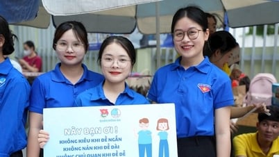 The capital's green shirts accompany students