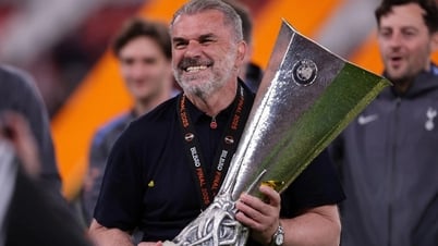 El Tottenham despide al entrenador ganador de la Europa League