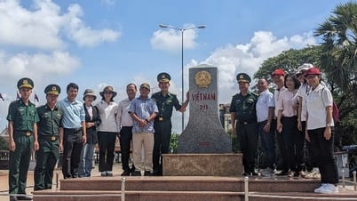 Khảo sát đưa cột mốc, cửa khẩu vào tour du lịch TP.HCM đi biên giới Tây Nam