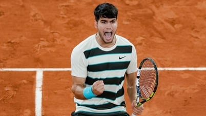 Alcaraz erreicht zum zweiten Mal in Folge das Finale von Roland Garros