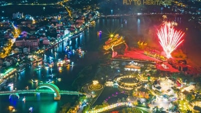 Pháo hoa, dù lượn hỏa thuật thắp sáng đêm phố cổ Hội An