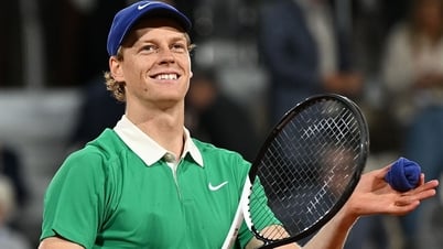 Sinner hạ đẹp Djokovic, tranh vô địch Roland Garros với Alcaraz