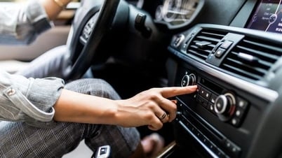 Tại sao không nên lấy gió trong liên tục khi bật điều hòa ô tô?
