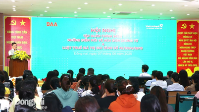 Nearly 300 businesses were informed of new policies on invoices, vouchers and value added tax.