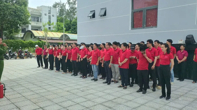 Die Agribank Kien Giang Province Branch schult in Brandschutz, Brandbekämpfung, Rettung und Hilfeleistung