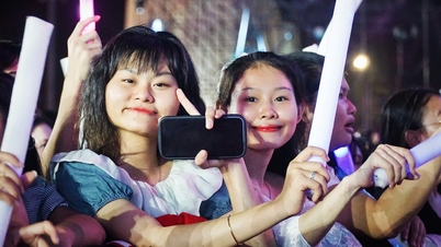 Les touristes apprécient le festival de musique Say Hi de Nha Trang