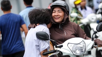 Muôn kiểu phụ huynh an ủi con sau khi thi