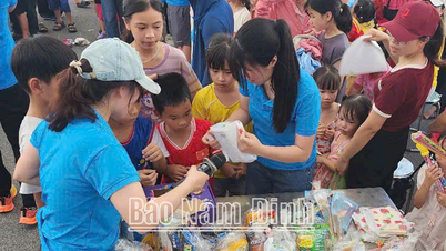 ថែទាំកុមាររបស់សមាជិកសហជីព និងកម្មករ