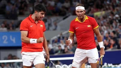 Alcaraz: Nadal là nguồn cảm hứng giúp tôi tạo ra màn ngược dòng 'điên rồ'