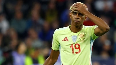 Yamal đã ngông nghênh thế nào trước khi bị Ronaldo 'xử đẹp'?