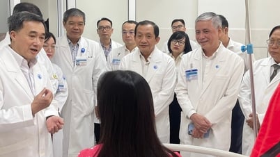 ทีมตรวจชีพจรทารกในครรภ์ให้หญิงตั้งครรภ์ชาวสิงคโปร์ได้รับใบประกาศเกียรติคุณจากรัฐมนตรีว่าการกระทรวงสาธารณสุข
