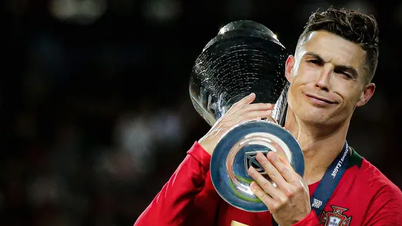 Vô địch ở tuổi 40, Ronaldo lại viết nên chương mới, với những kỷ lục mới