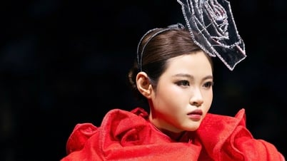 Con gái NTK Thanh Hương Bùi lần đầu catwalk tại AVIFW