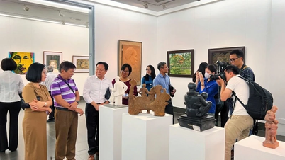 Spreading Uncle Ho's image in fine arts