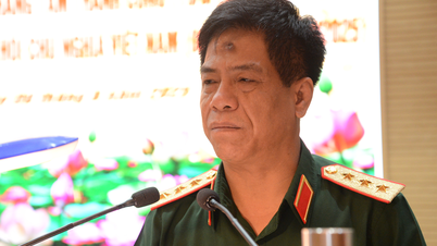 ប្រជុំ​កងកម្លាំង​ដែល​ចូល​រួម​ដង្ហែ​ដើម្បី​អបអរសាទរ​ខួប​លើក​ទី​៨០​នៃ​បដិវត្តន៍​ខែសីហា និង​ទិវា​ជាតិ​ថ្ងៃ​ទី​២ កញ្ញា