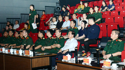 Thượng tướng Trịnh Văn Quyết tổng duyệt Chương trình Giao lưu - Nghệ thuật “Khắc ghi lời Bác - Vang nhịp quân hành”