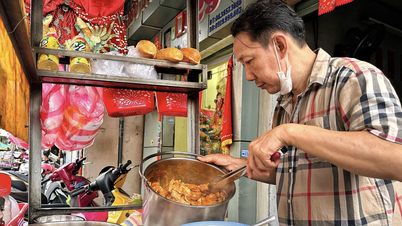 Le quartier de Cho Lon propose les célèbres « nouilles des riches », le poulet au curry et le ragoût de poisson des îles.