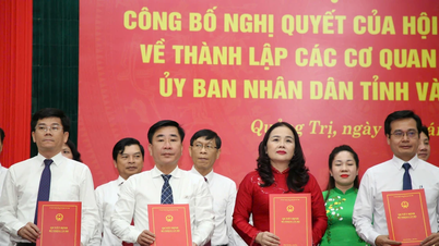 លោកបណ្ឌិត Le Thi Huong ជាប្រធានមន្ទីរអប់រំ និងបណ្តុះបណ្តាលខេត្ត Quang Tri ថ្មី។