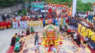 Khai thác tiềm năng du lịch để phát triển