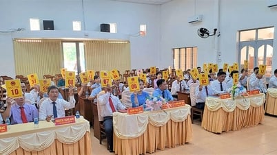 صوت مجلس الشعب في بلدية هوا هونغ على تمرير العديد من القرارات المهمة.