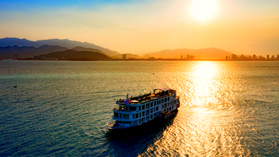 Ngắm vịnh Nha Trang từ du thuyền không còn xa xỉ, khách Việt chuộng